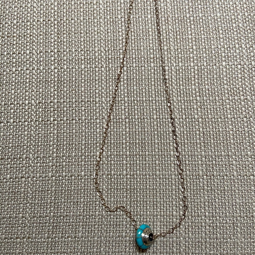 Inlaid  turquoise bead necklace